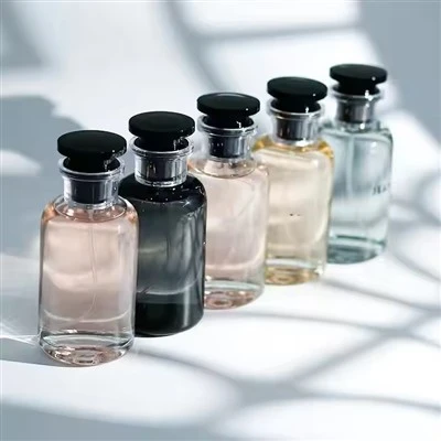 Perfume de bergamota iluminada polo sol